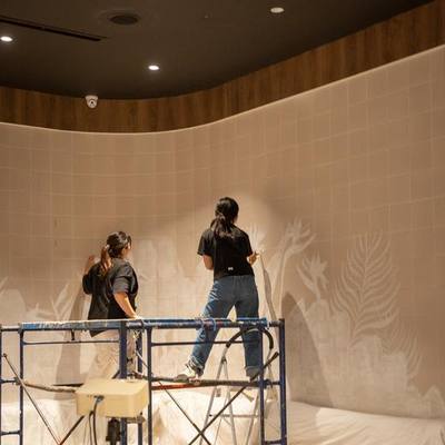 Blocking in the first layer on scaffolding